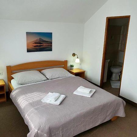 Guesthouse Kovacevic 코레니카 외부 사진