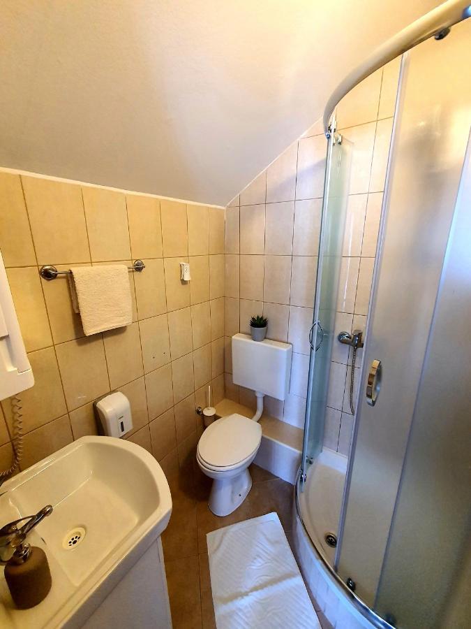 Guesthouse Kovacevic 코레니카 외부 사진