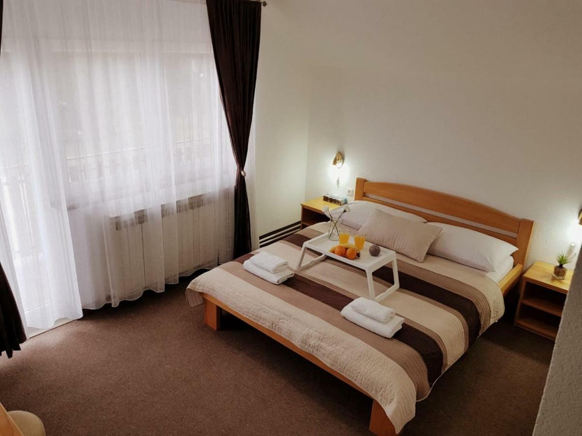 Guesthouse Kovacevic 코레니카 외부 사진