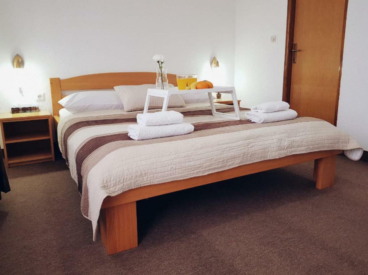 Guesthouse Kovacevic 코레니카 외부 사진